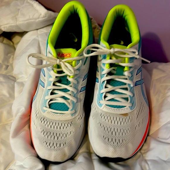 Womens ASICS shoes size 11 - Picture 1 of 7